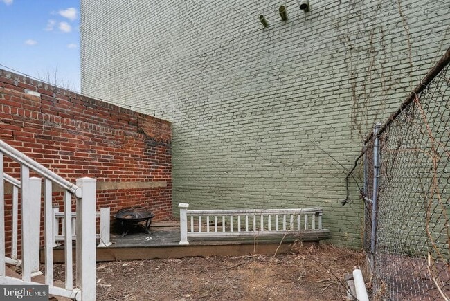 Building Photo - 1169 6th St NE