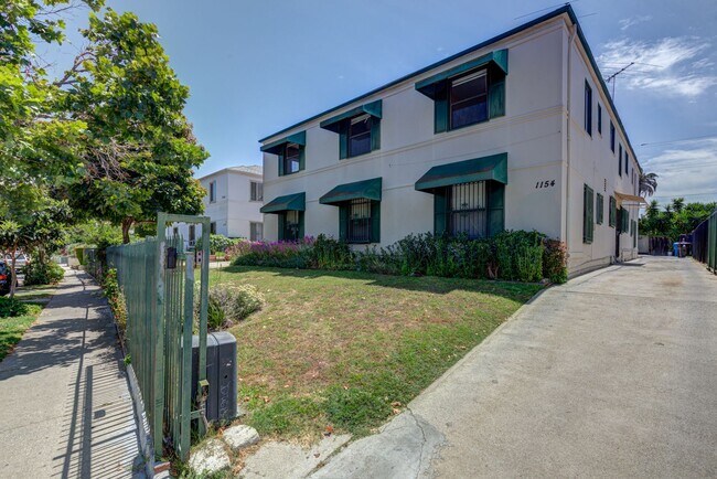 Building Photo - 1154 S Plymouth Blvd