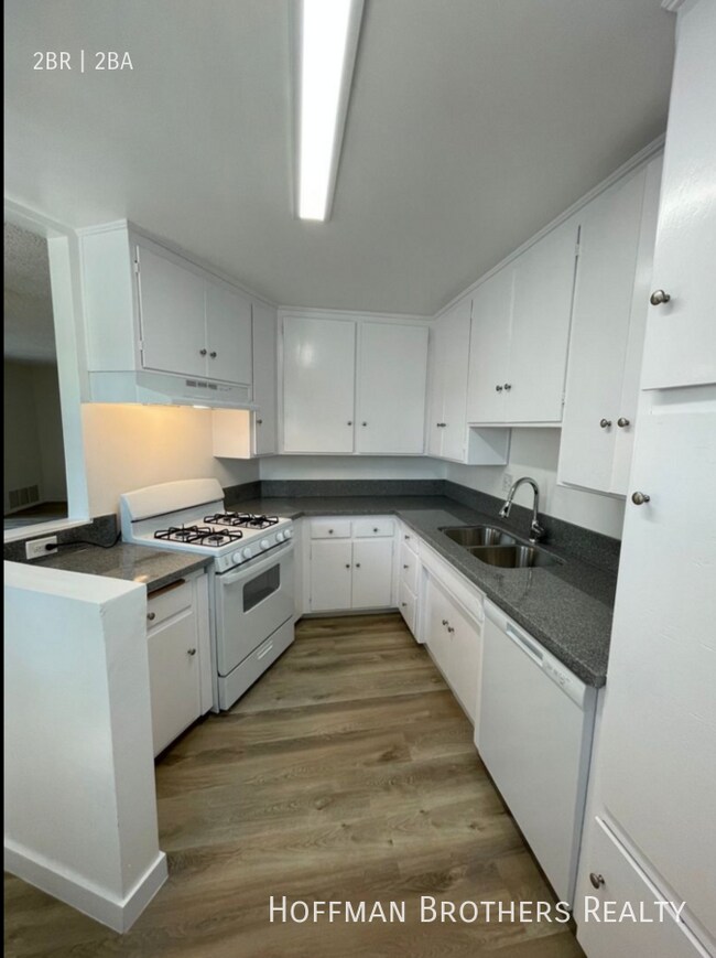 Building Photo - 6041 Whitsett Ave
