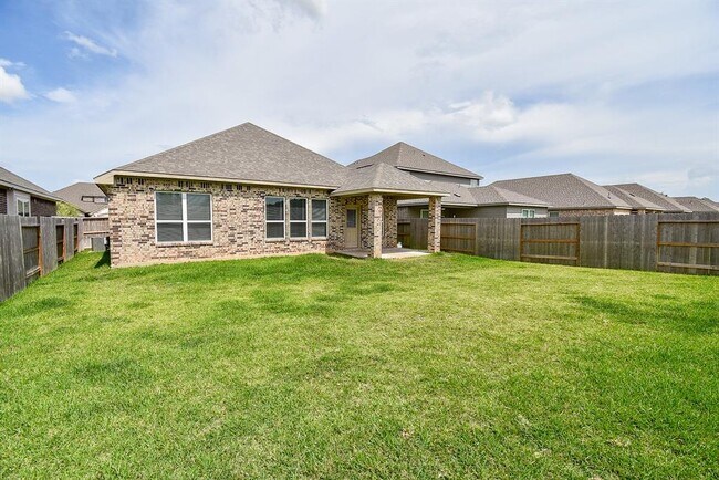 Building Photo - 3024 Myrtle Sunset Dr