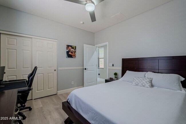 Building Photo - 2401 E Sequoia Dr