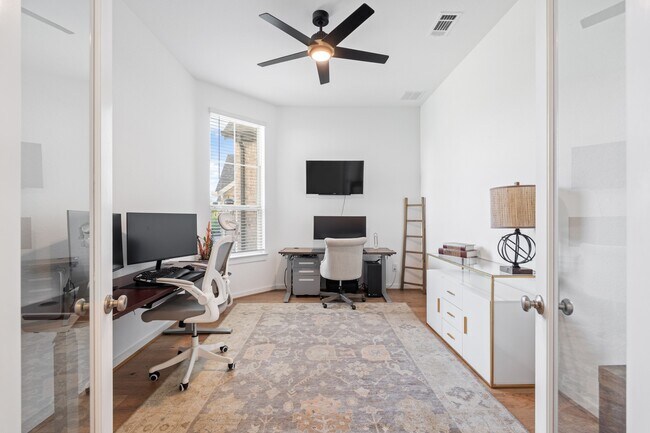 Building Photo - 7615 Blue Finch Ln