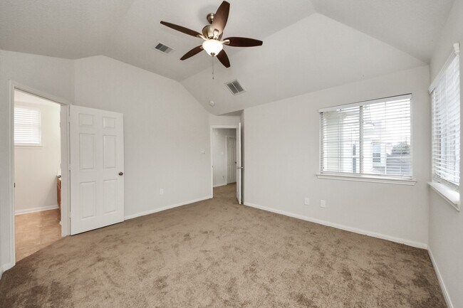 Building Photo - 6702 Albion Cresent Dr