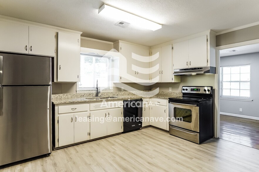 Building Photo - 610 Sir Michael Dr