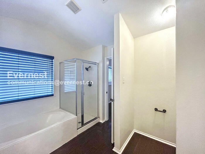 Building Photo - 317 Strawn