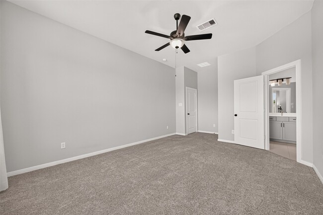 Building Photo - 16118 Cottontail Burrow Ln