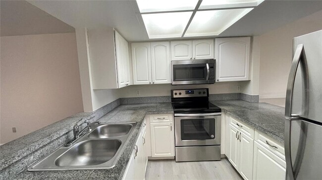 Building Photo - 892 Sunridge Dr