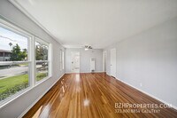 Building Photo - 5329 Vantage Ave