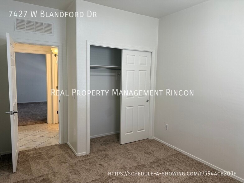 Building Photo - 7427 W Blandford Dr