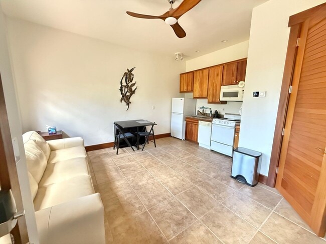 Building Photo - 250 Akia Pl