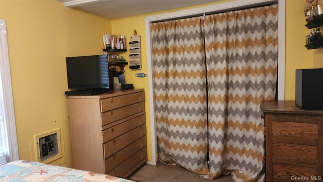 Building Photo - 193 Commack Rd