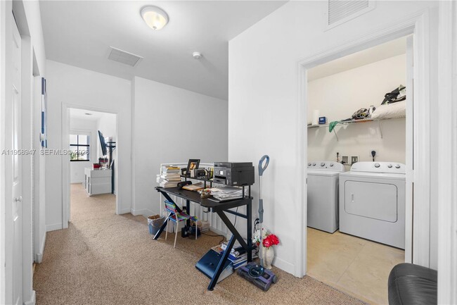 Building Photo - 6005 NW 104th Path