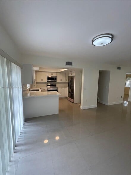 Building Photo - 12370 SW 52nd Pl