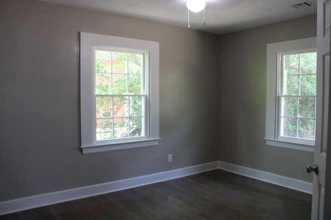 Building Photo - 502 Macon St S