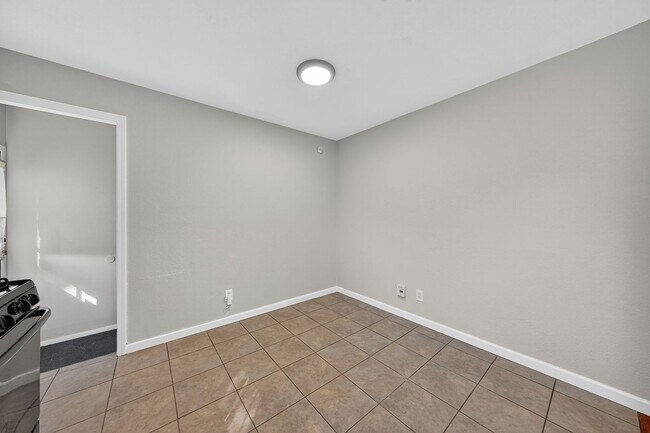 Building Photo - 1226 Baron Ave