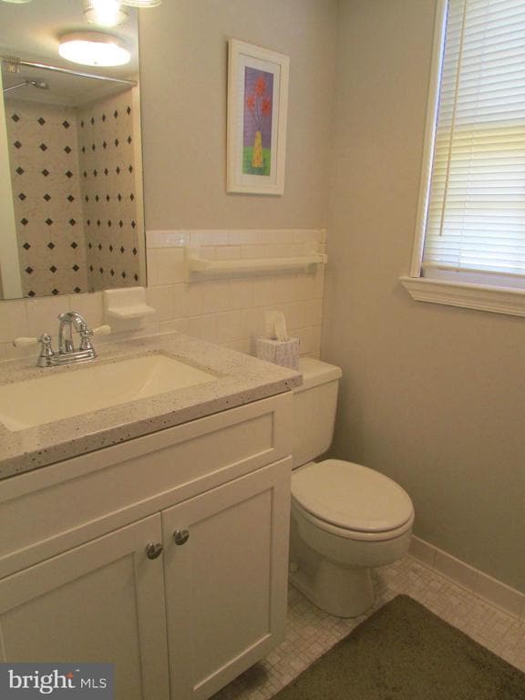 Building Photo - 4213 Nutwood Way