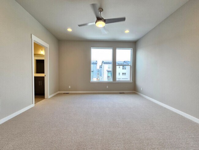 Building Photo - Newer Home in Broomfield