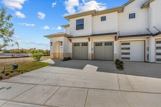 Building Photo - 173 Hulen Cir