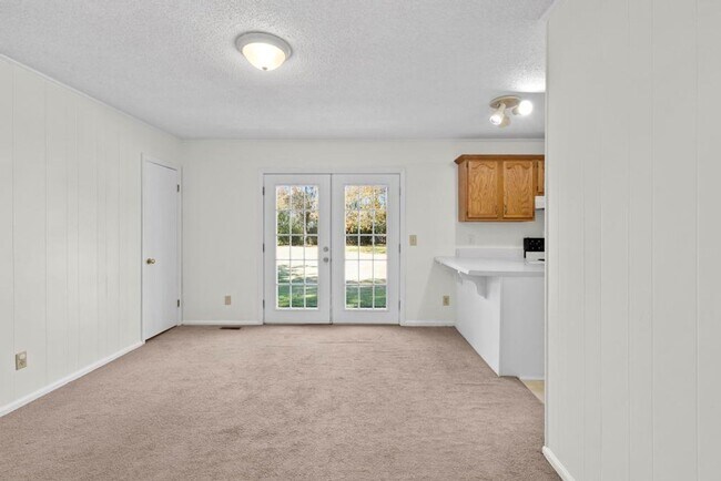 Building Photo - Country Living! Brick Ranch!