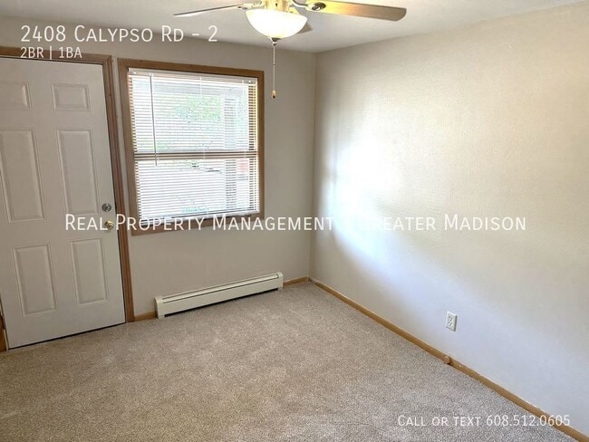 Building Photo - Awesome remodeled 2 bedroom apartment on M...