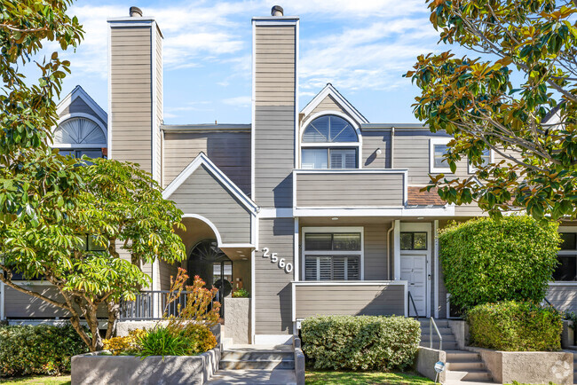 Building Photo - 2560 S Centinela Ave