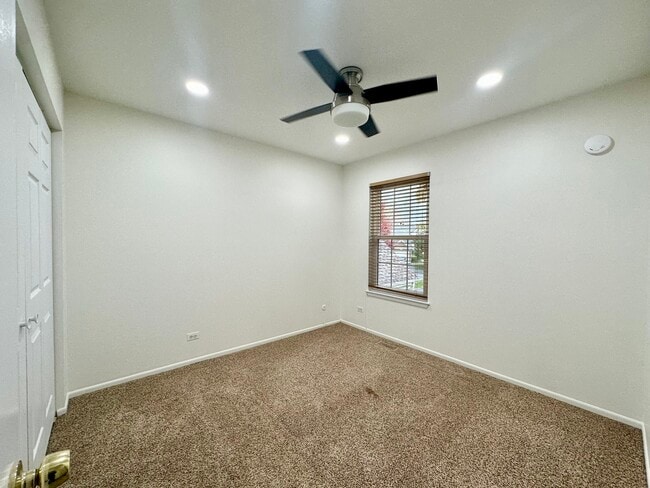 Building Photo - 1234 Churchill Ct