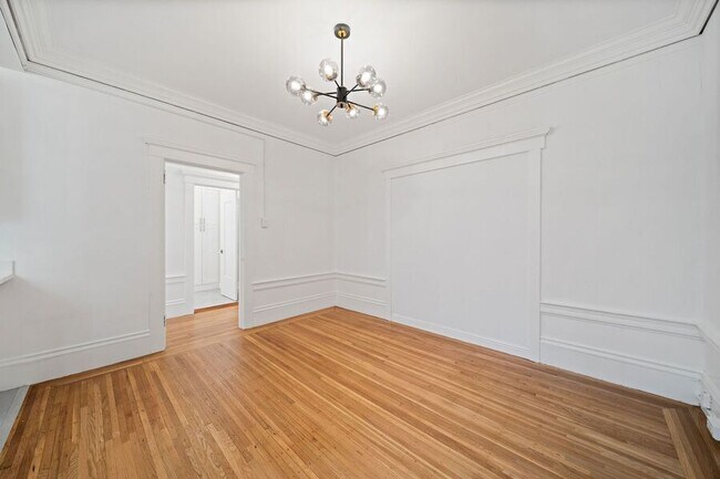 Building Photo - 1619 Gough St