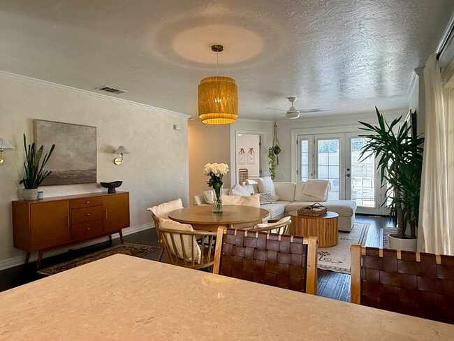 Building Photo - Gorgeous Two Bedroom Home in San Luis Rey
