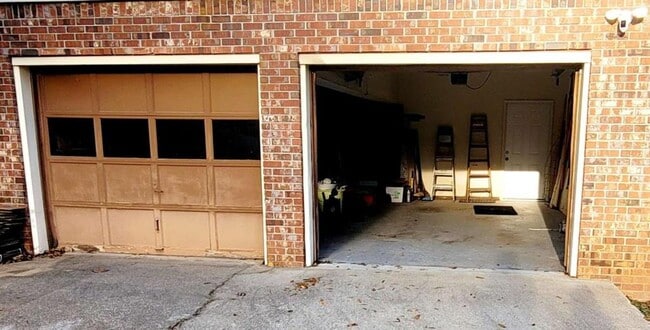 Building Photo - 1130 Lee Whatley Dr