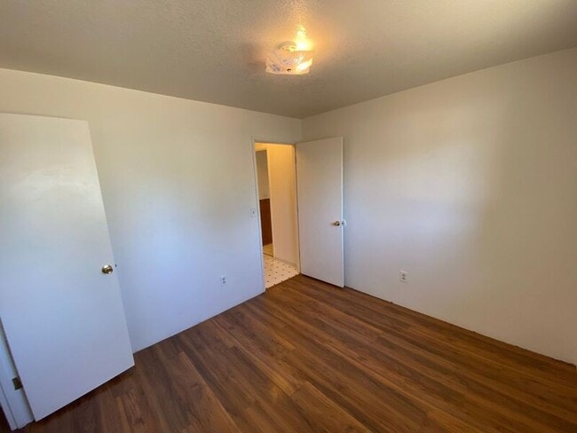 Building Photo - 1011 Cedar St