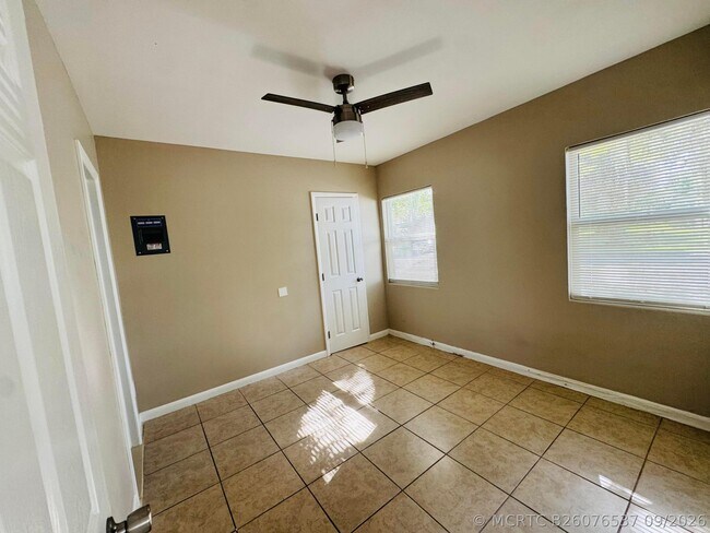 Building Photo - 602 Texas Ct