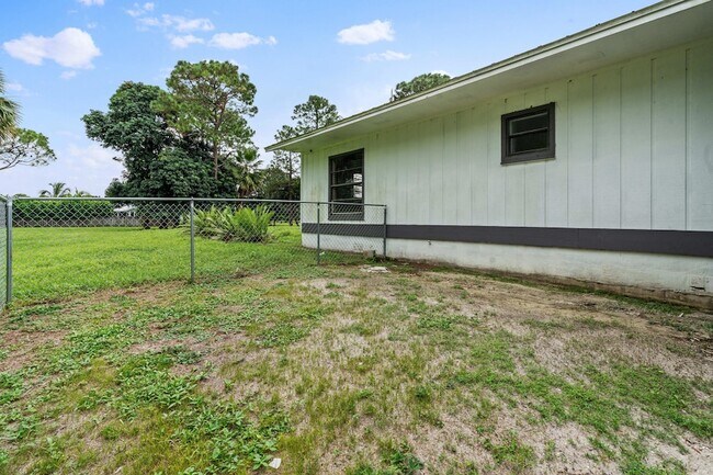 Building Photo - 9949 154th Rd N