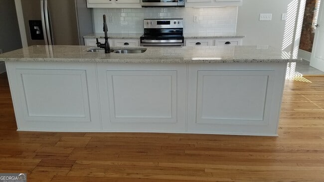 Building Photo - 119 W Jackson St