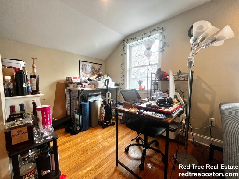 Building Photo - 57 Day St