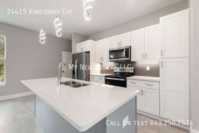Building Photo - 24419 SW Kingsway Cir