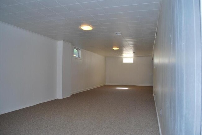 Building Photo - 2830 Hillhaven Ct SE