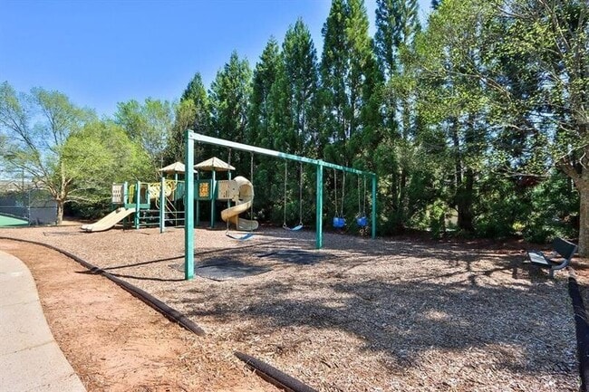 Building Photo - 4960 Wilshire Crossing