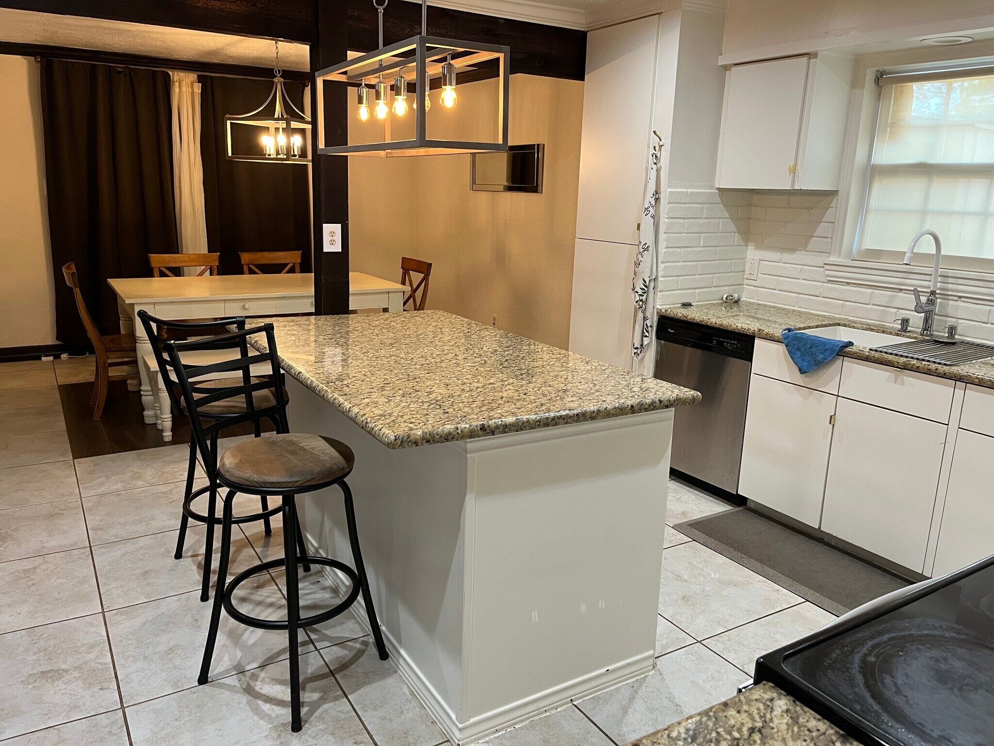 Building Photo - 3503 Canterbury Dr