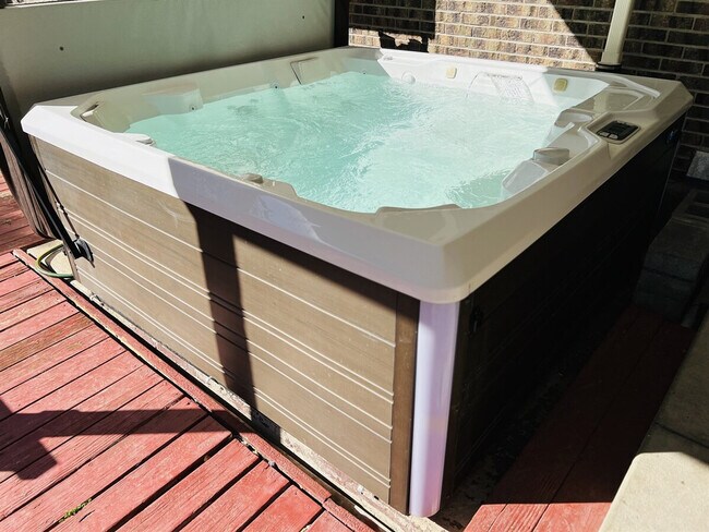 Building Photo - 7012 Ingalls St