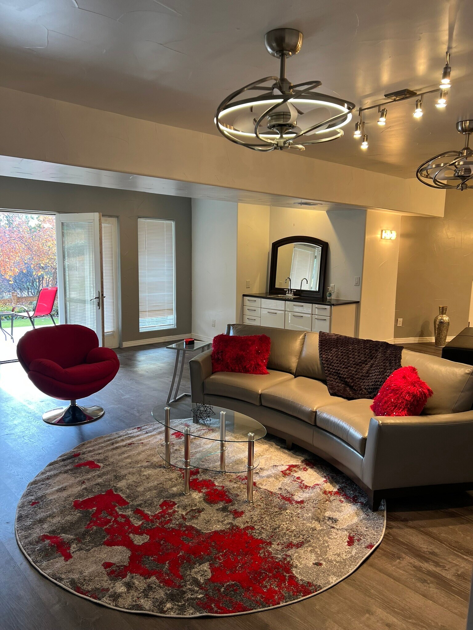 Building Photo - 192 October Pl