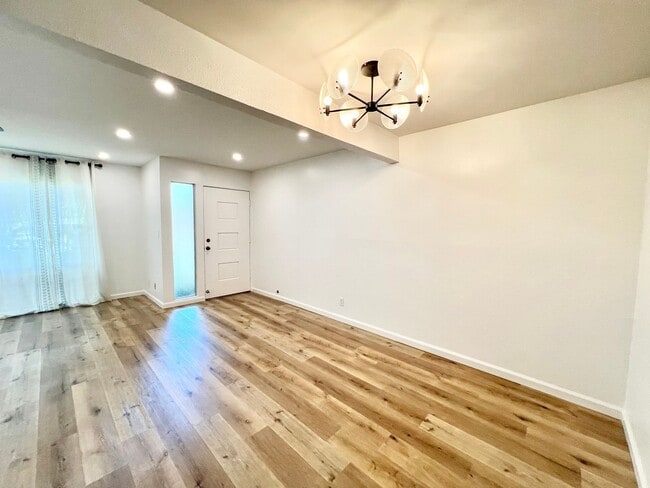 Building Photo - 3br/2.5ba/2pkg in Kaneohe PETS NEGOTIABLE