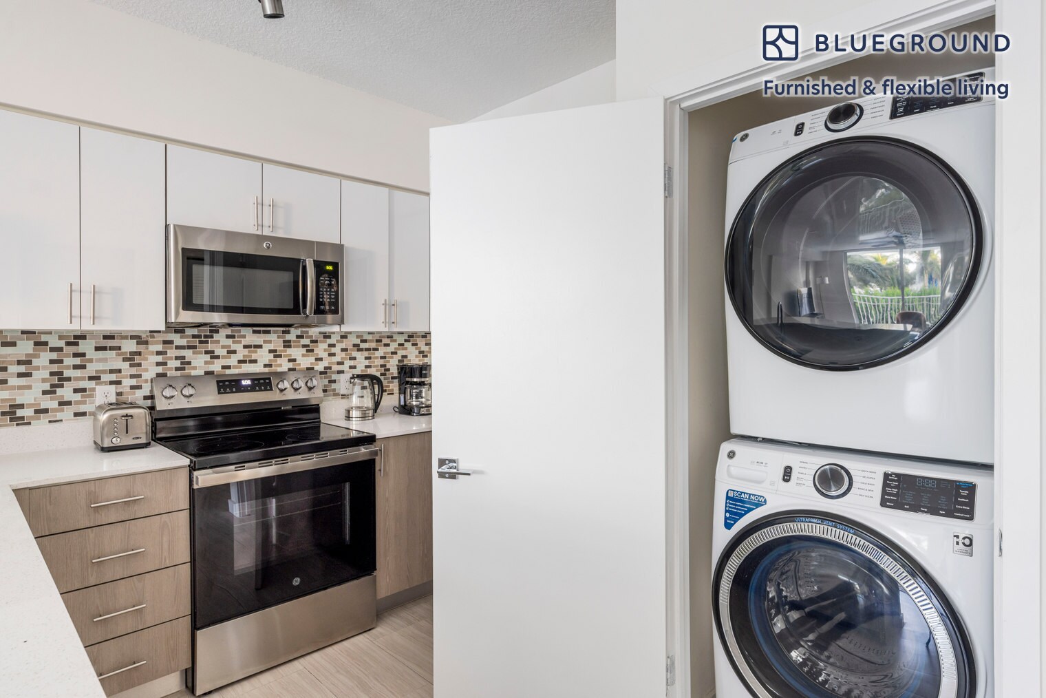 Building Photo - 3880 NE 6th Ave