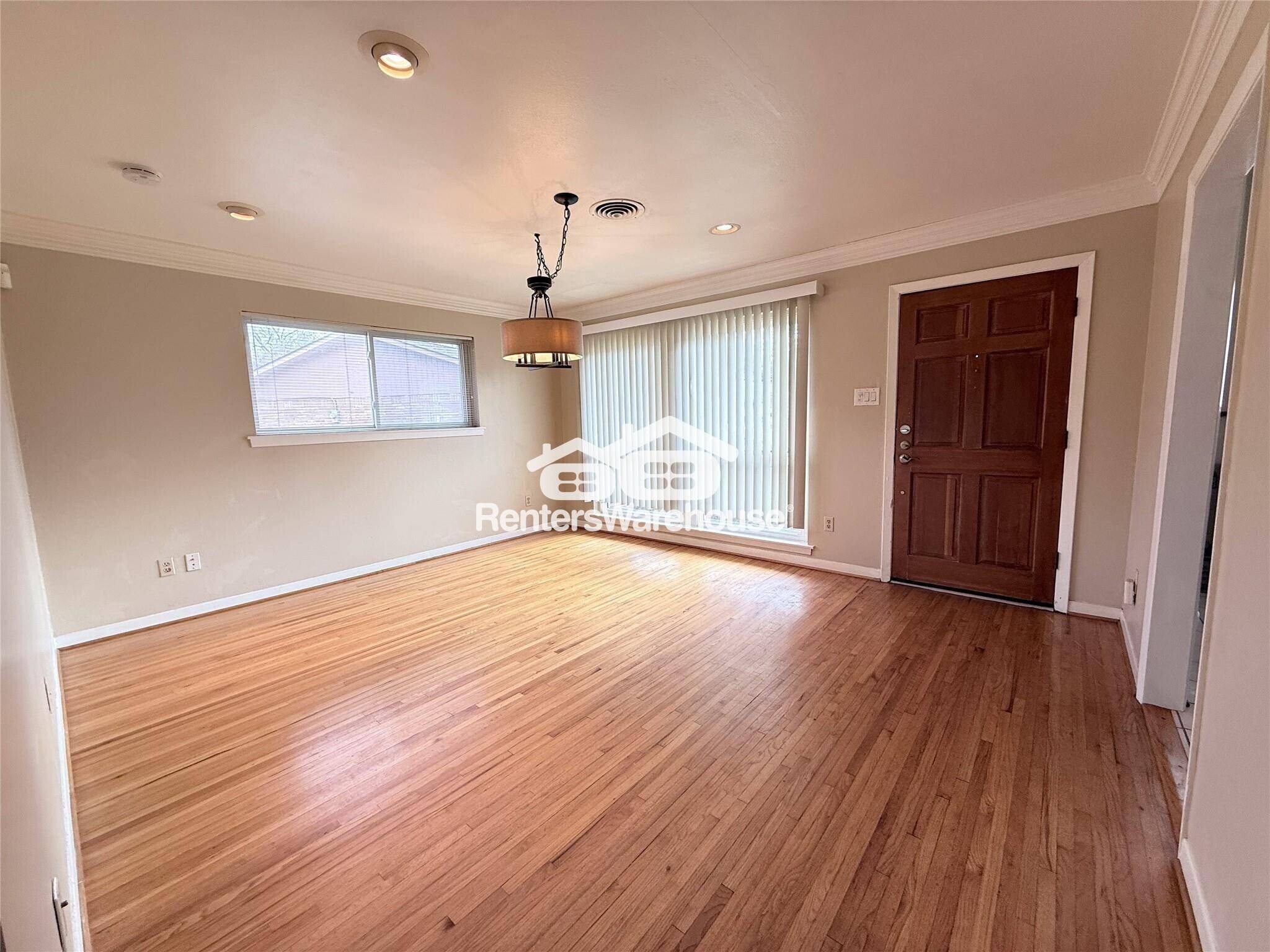 Building Photo - 9506 Carousel Ln