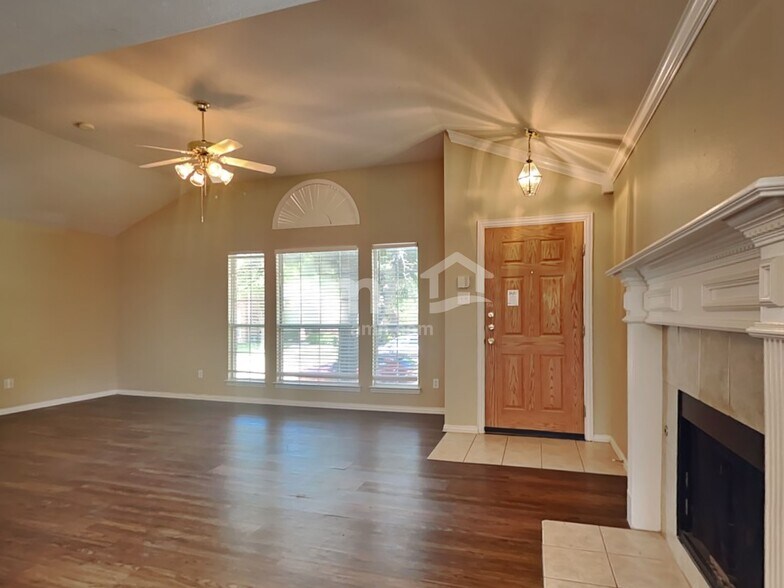 Building Photo - 3936 Braxton Ln