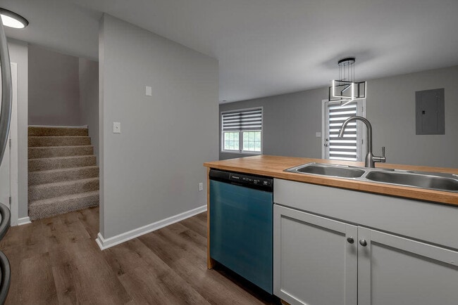 Building Photo - 242 Elkhorn Meadows Dr
