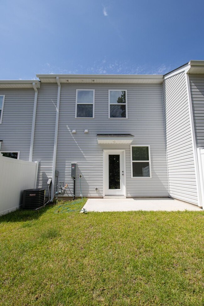 Building Photo - 306 Frog Leap Rd