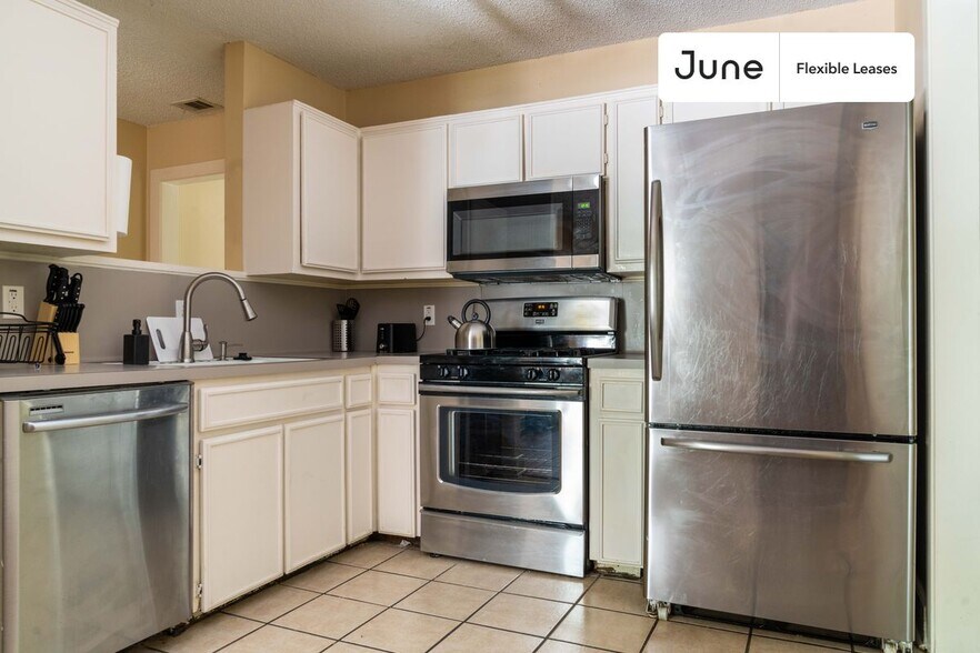 Building Photo - 9104 Quail Creek Dr