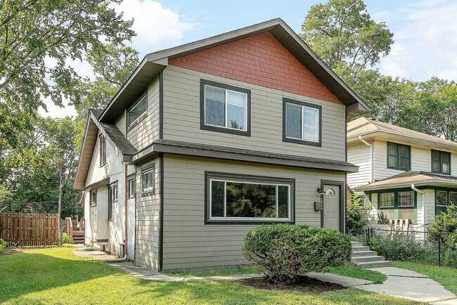 Building Photo - Updated 5 bedroom 2 bath single family house