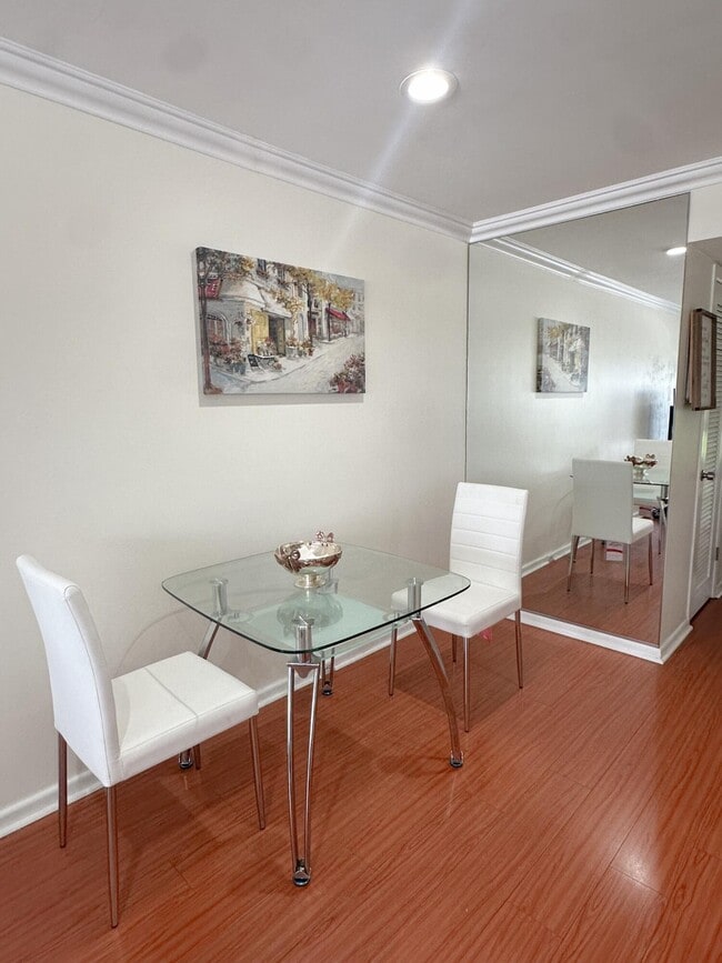 Building Photo - 14 Westbury E