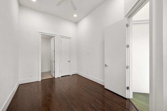 Building Photo - 1808 Oakdale St